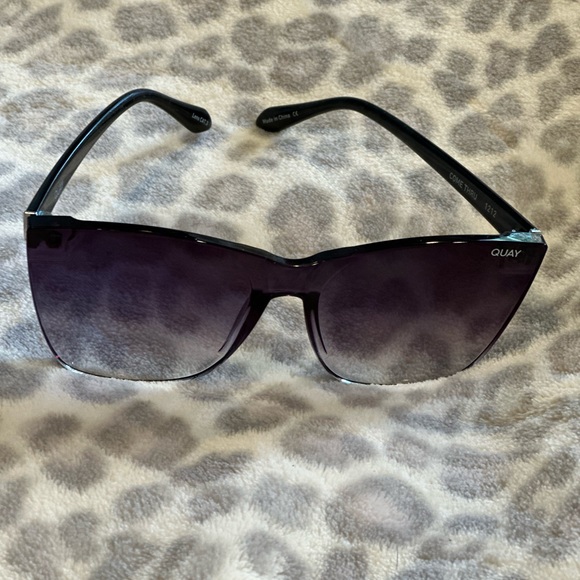 Quay | Come Thru Sunglasses | Polarized - Picture 13 of 13